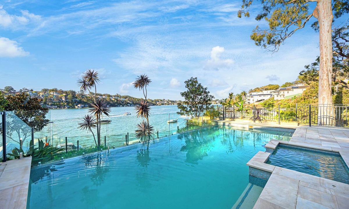Oyster Bay House | Oyster Bay · Luxury House Pier & Seaview