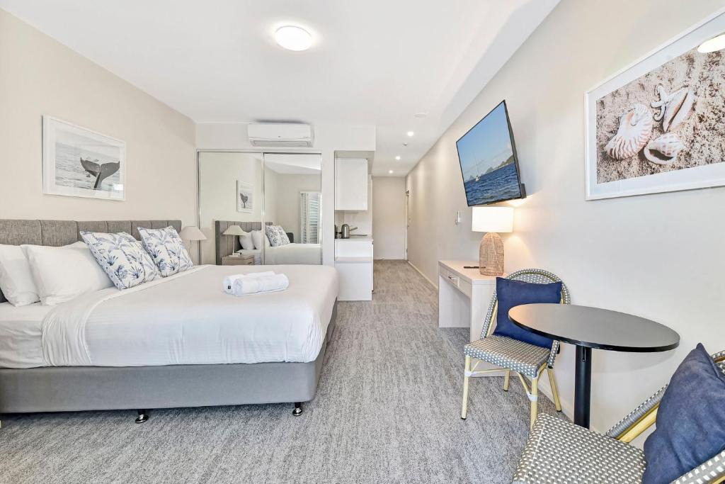 Salamander Bay Apartment | Pacific Blue Unit 175 Dual Swim Up B