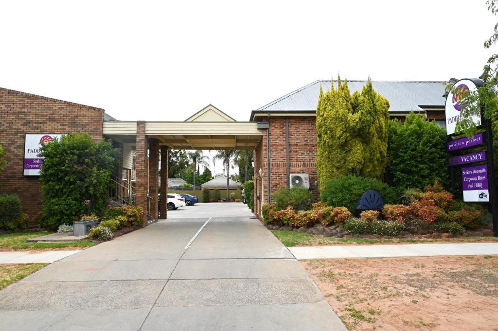 Echuca Hotel | Paddlewheel Motel