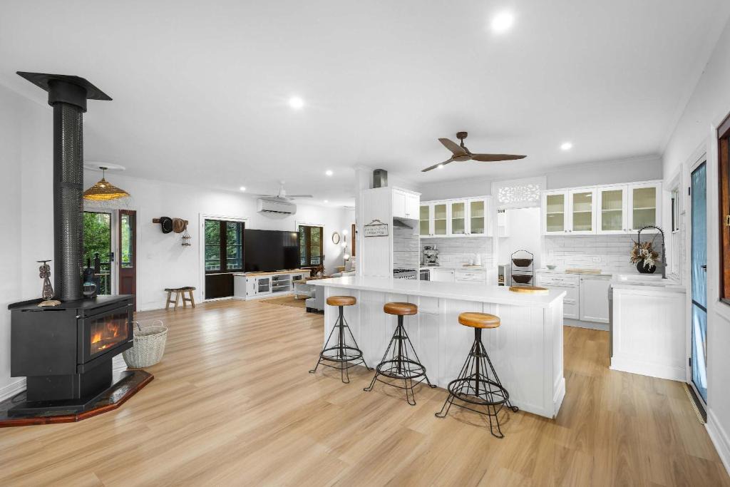Belli Park House | Paddock View Ranch In The Sunshine Coast Countryside