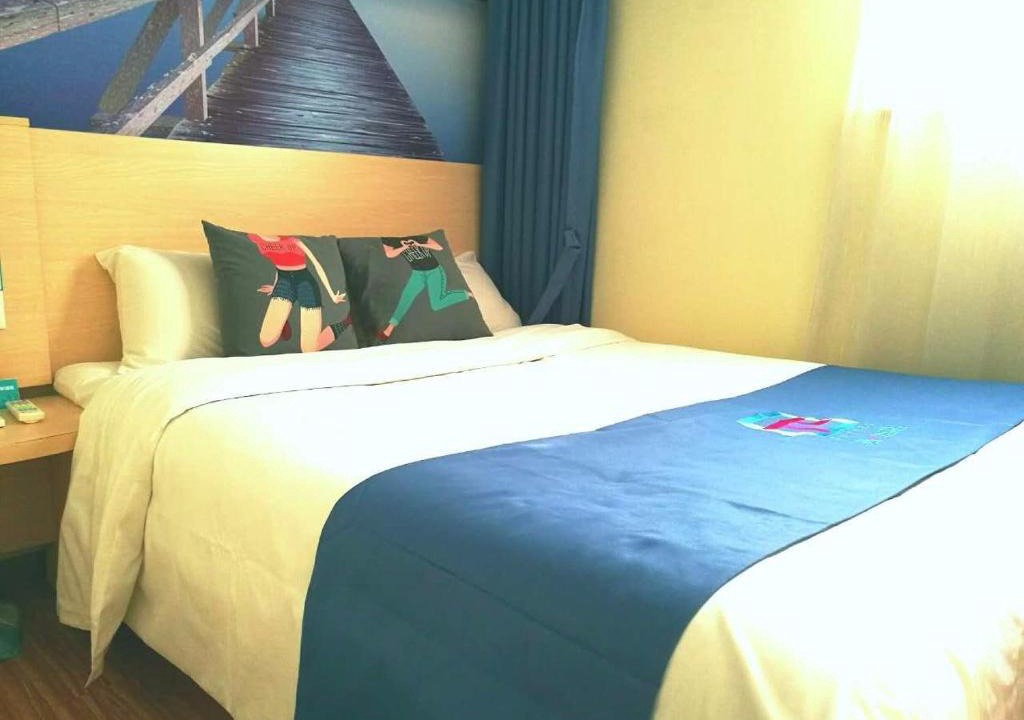 Jinhu County Hotel | Pai Hotel Huiam Jinghenggu Plaza