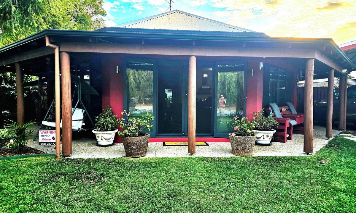 Greenfields House | Peaceful Serpentine River Retreat/3x2 home/Nature,Space & Comfort/Sleeps 8+.