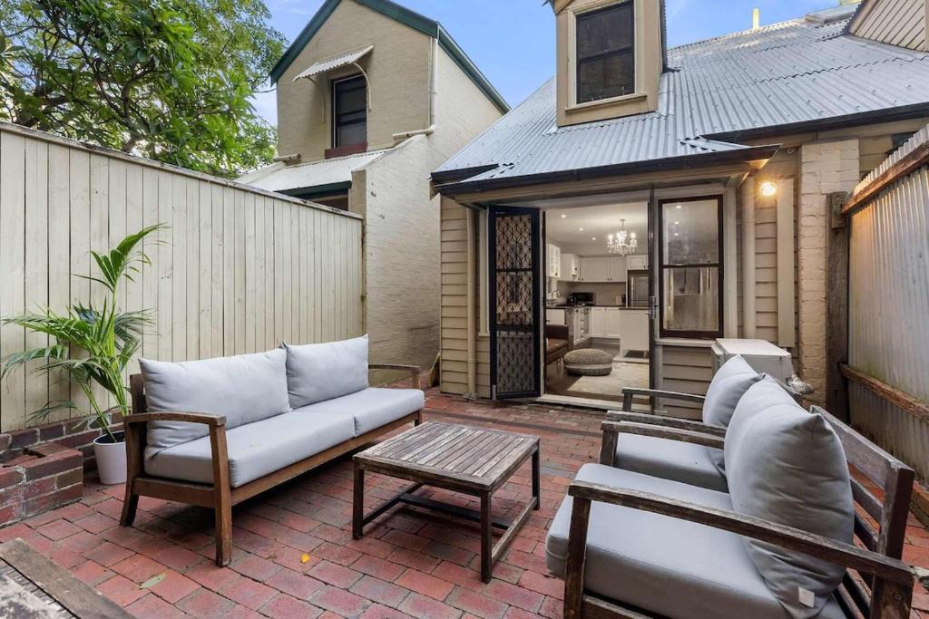Millers Point Apartment | Perfect Vacation Home w Large Outdoor Space