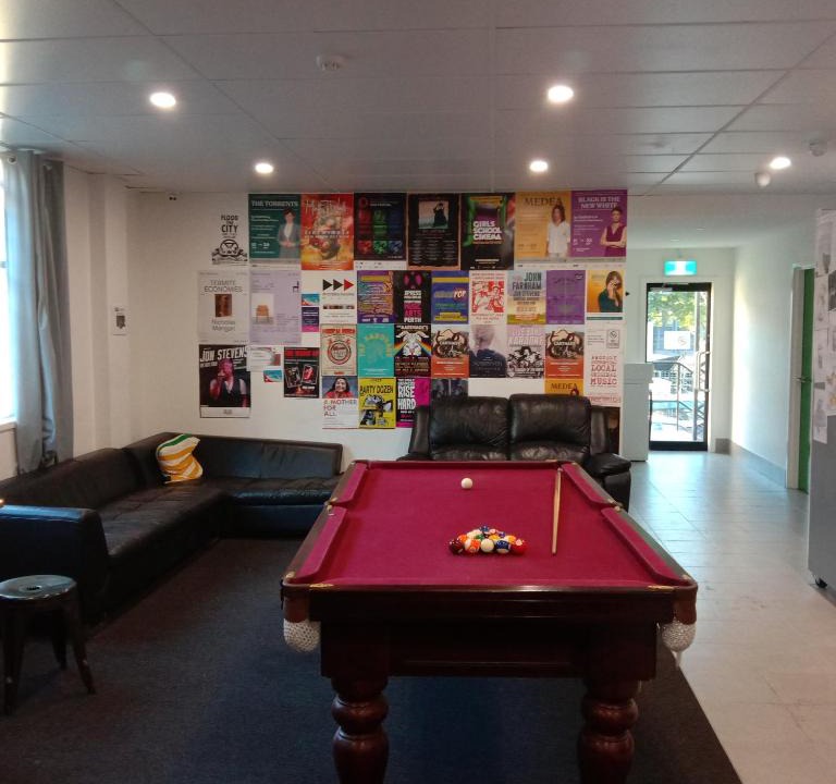 East Perth Hostel | Perth City Backpackers Hostel - note - Valid passport required to check in