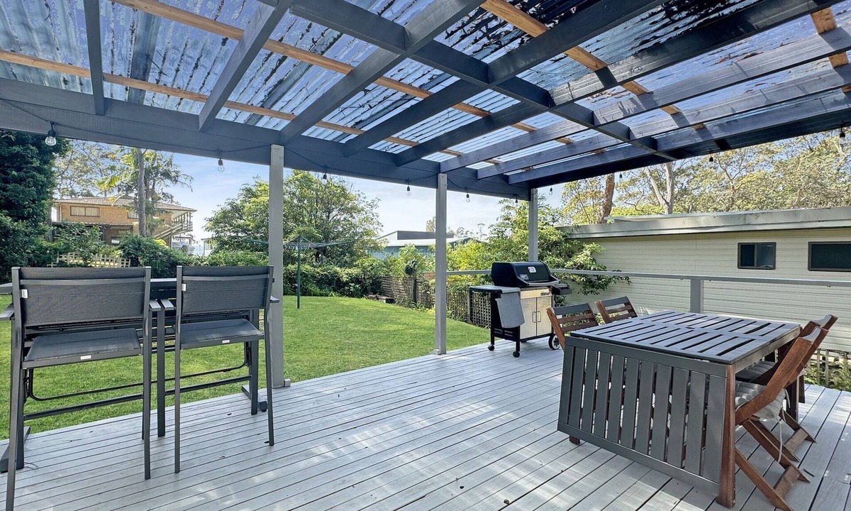 Wimbie Beach Apartment | Pet-Friendly 2-Bed Beach House with Garden & BBQ