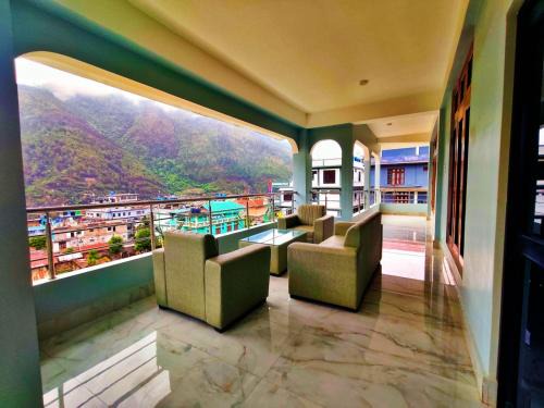Bomdila Hotel | Pine View Hotel