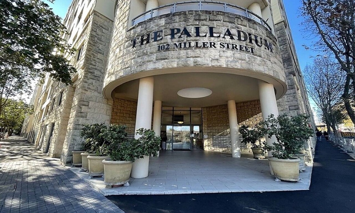 Pyrmont Apartment | Poolside 2-Bed Haven, Walk to City Centre