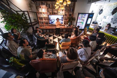 Chengdu City Centre Hostel | POSHPACKER - Chengdu Local Tea Hostel
