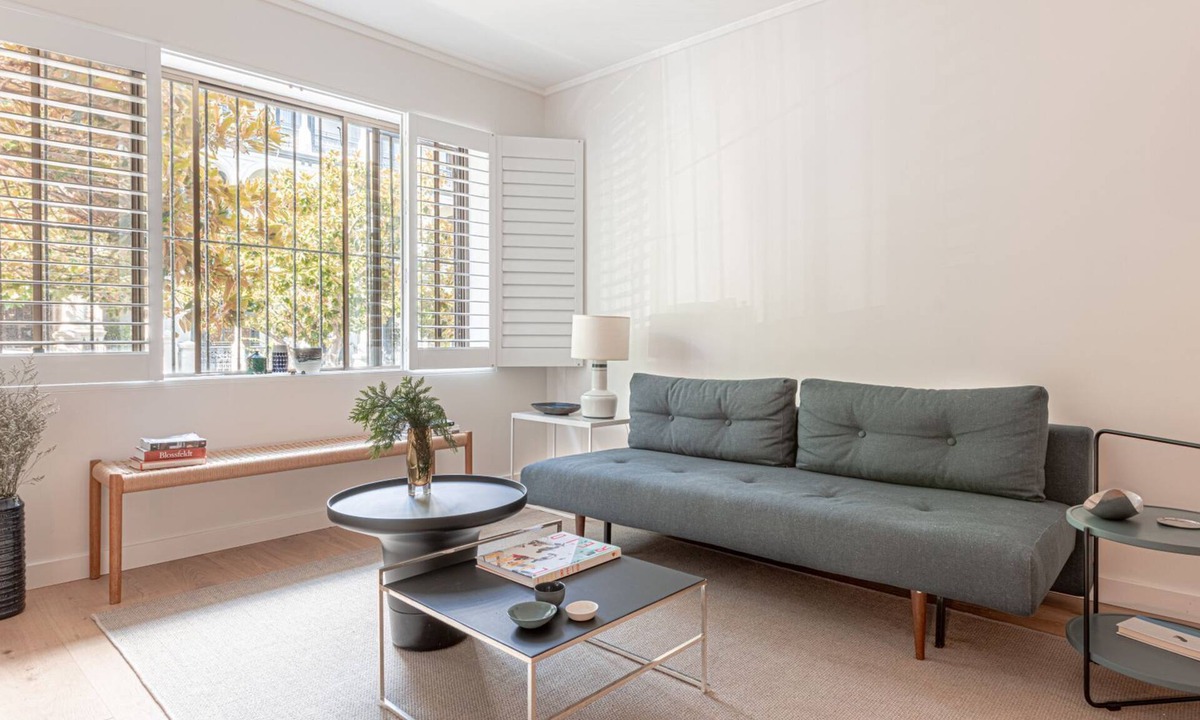 Elizabeth Bay Apartment | Potts Point Pad on Challis Avenue