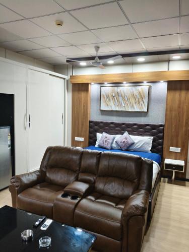 Gomti Nagar Apartment | Premium