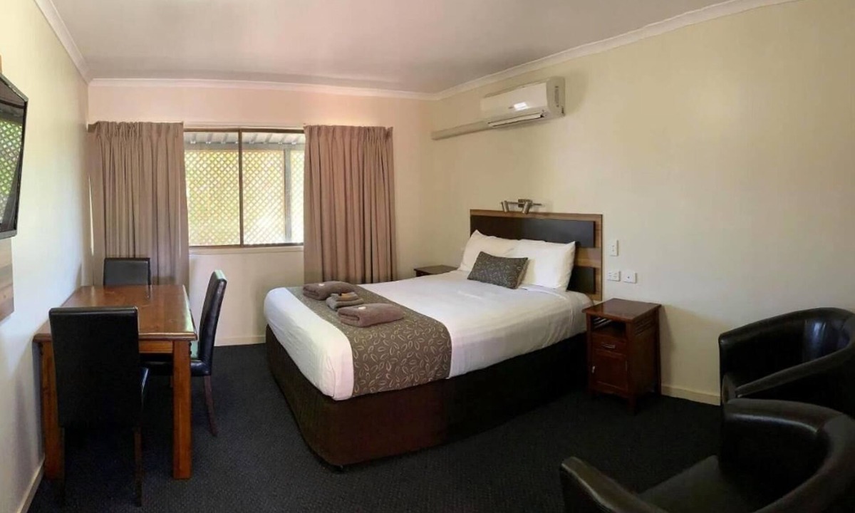Charleville Hotel | Premium Queen Charleville