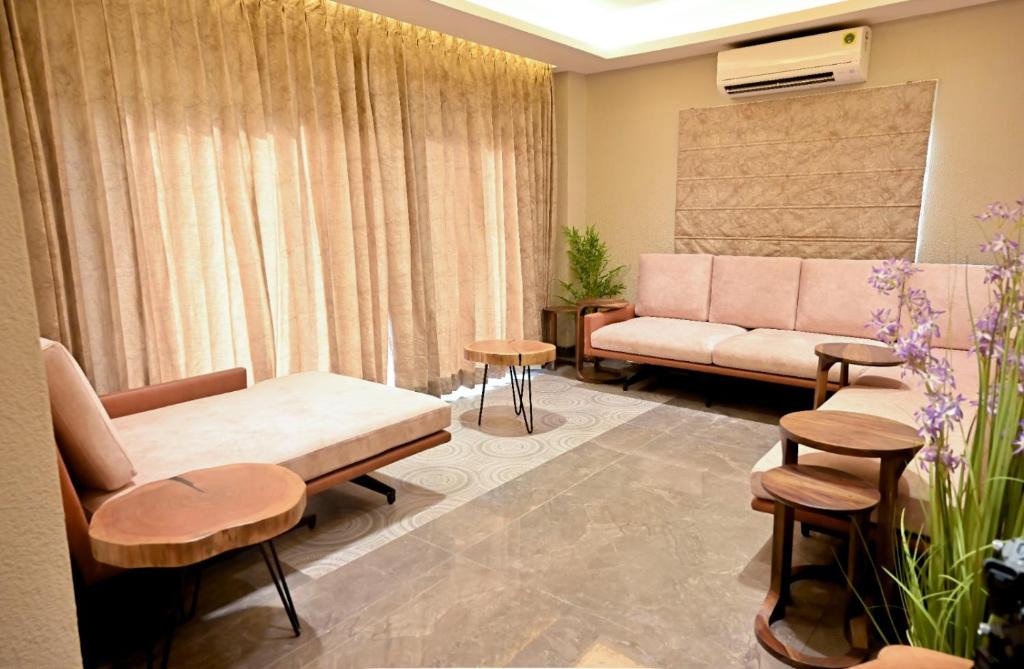 Guwahati Apartment | Premium room in a luxury villa