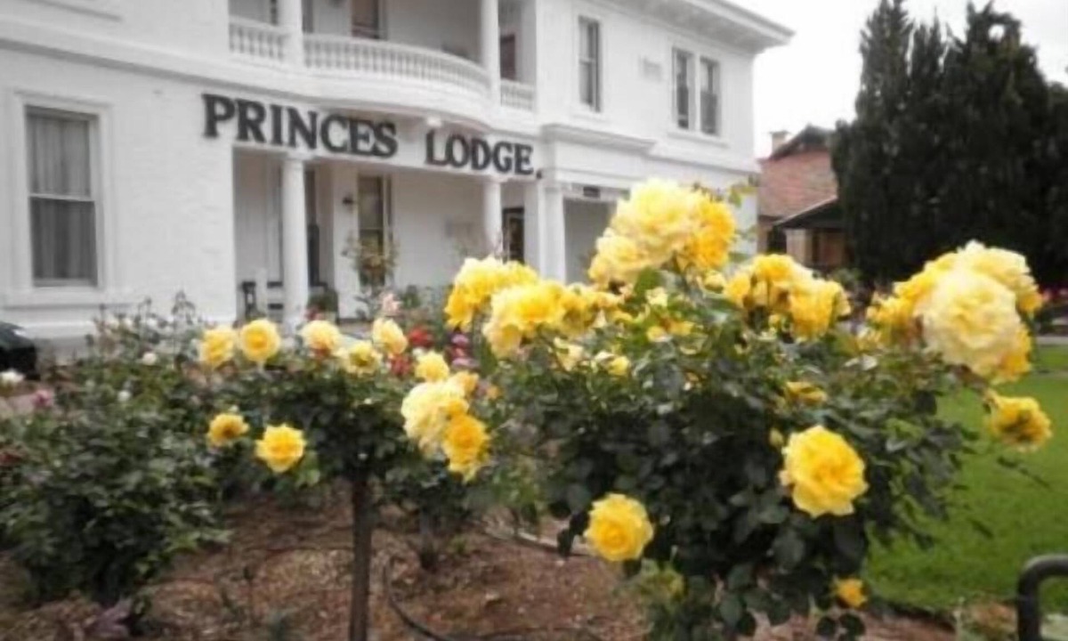 North Adelaide Hotel | Princes Lodge Motel