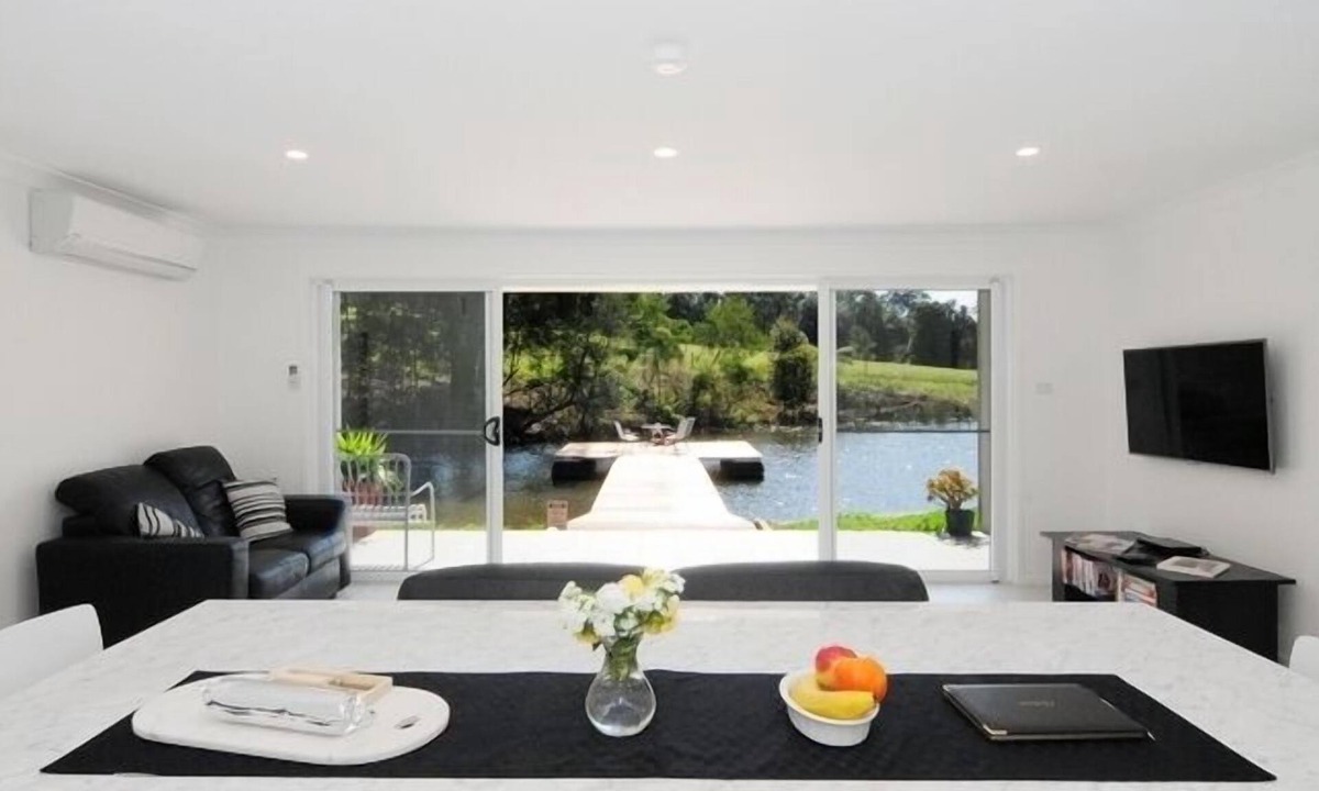 Tapitallee Cottage | Privacy space comfort. Visit Bundanon Stay at Heron's Rest @ Tapitallee Lodges