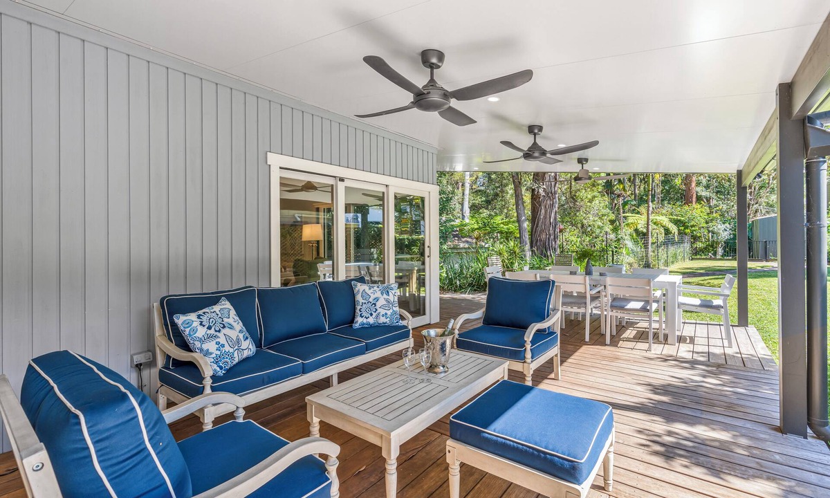 Pearl Beach House | prospect@pearl - Executive Beach Retreat- sleeps 8 (no pets or parties)