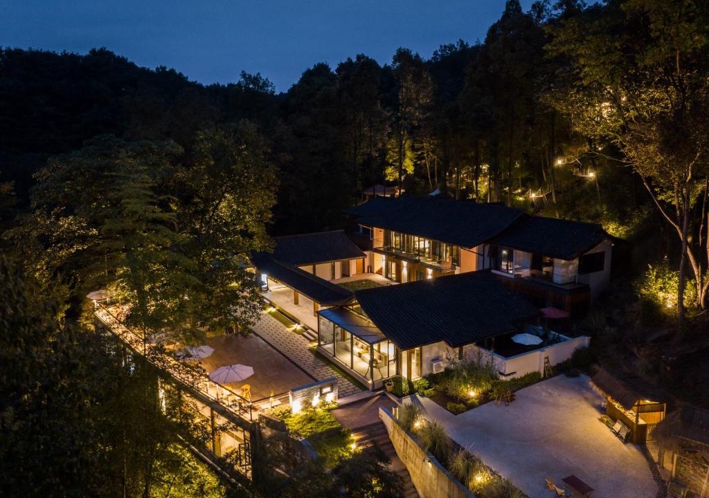 Dujiangyan Hotel | Qingcheng Mountain Jiuxipo · Mountain Stream Bamboo Forest Private Hot Spring Homestay