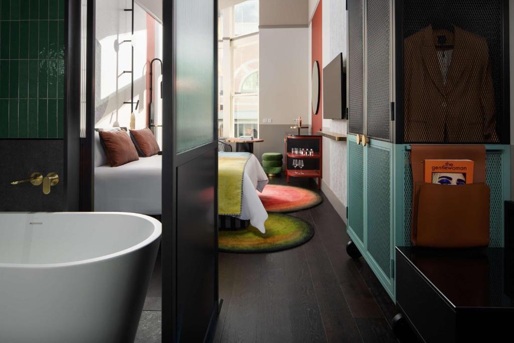 Newcastle Hotel | QT Newcastle