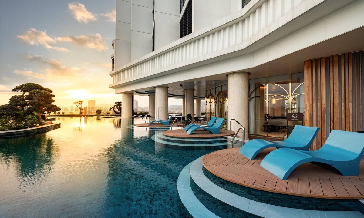 Bai Chay Hotel | Radisson Blu Hotel, Ha Long Bay