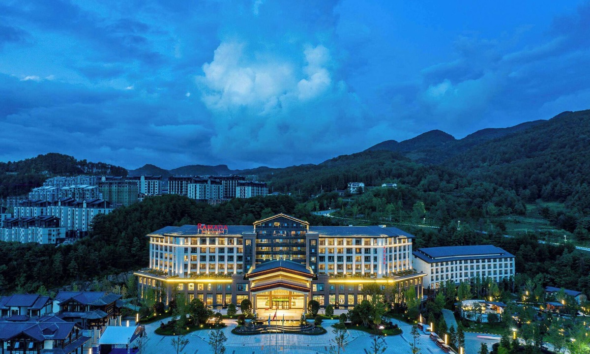 Lizhou Hotel | Ramada by Wyndham Guangyuan Zengjiashan Resort