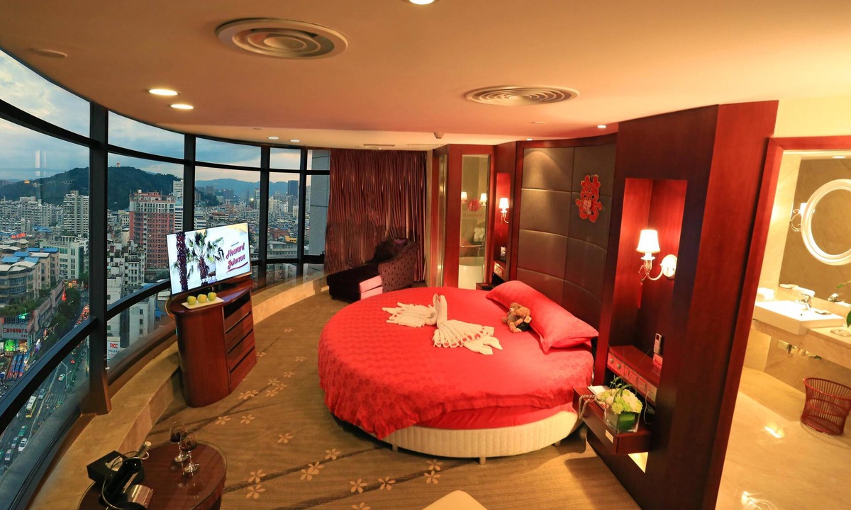 Xinluo District Hotel | Ramada Longyan