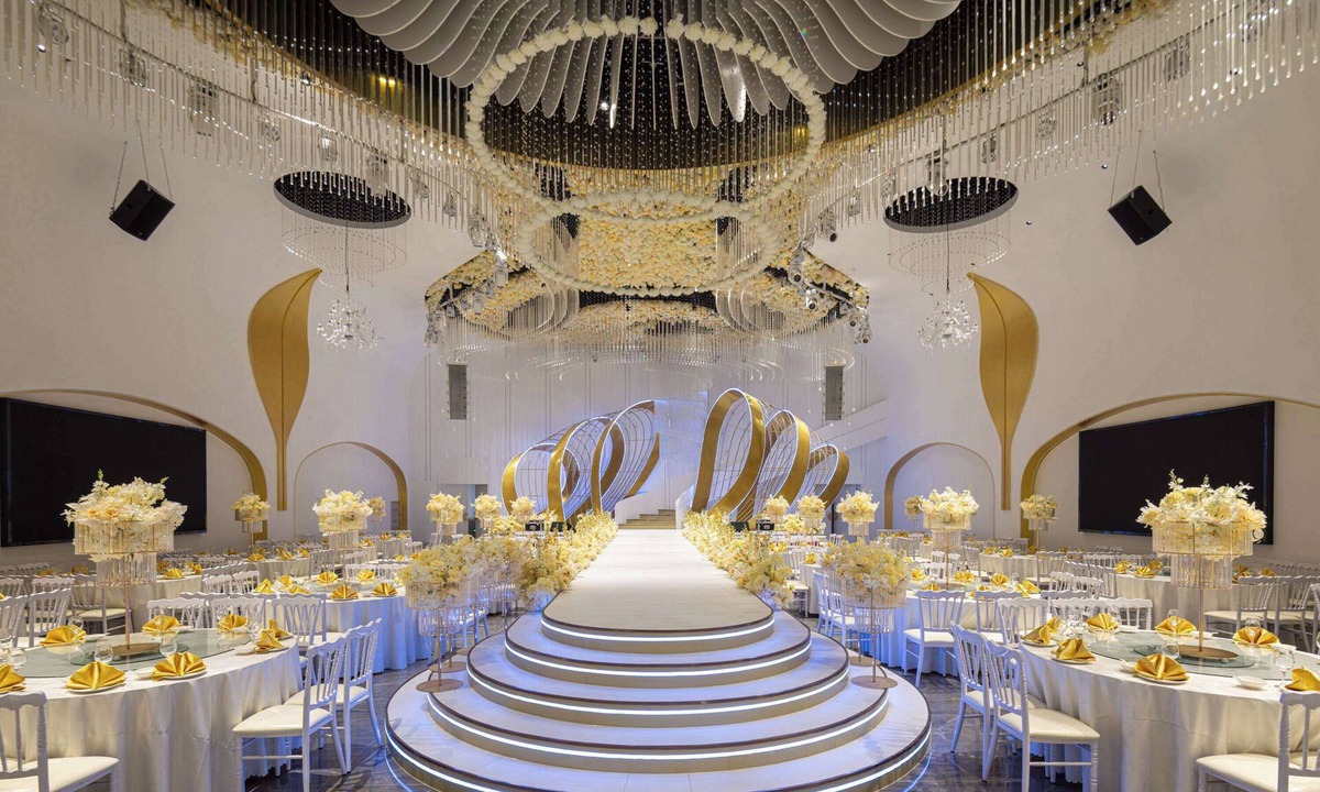 Echeng District Hotel | Ramada Plaza by Wyndham Ezhou Binjiang
