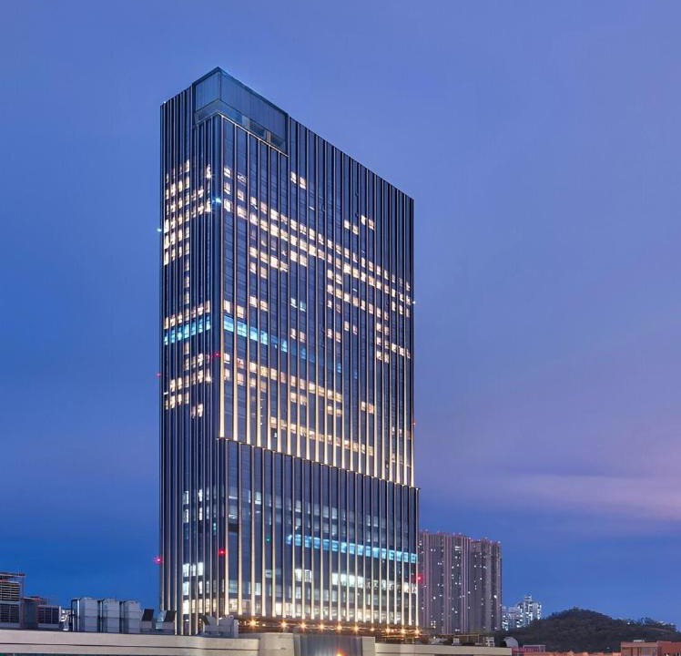 Nan An Hotel | RARA Esports Hotel-Nanping Wanda Plaza ,Close to HongyaCave and Jiefangbei, Metro Line 3 direct to Jiangbei International Airport just outside the hotel,Free laundry service and 24H butler service available, Great for both sightseeing and esports gaming