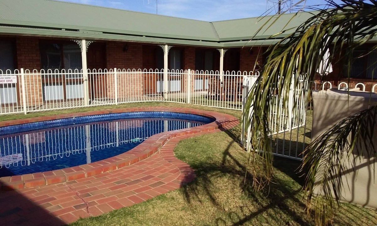 Cobram Hotel | Regency Court Motel