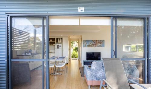 Preston Beach House | Relaxing Beach shack at the Footprints complex