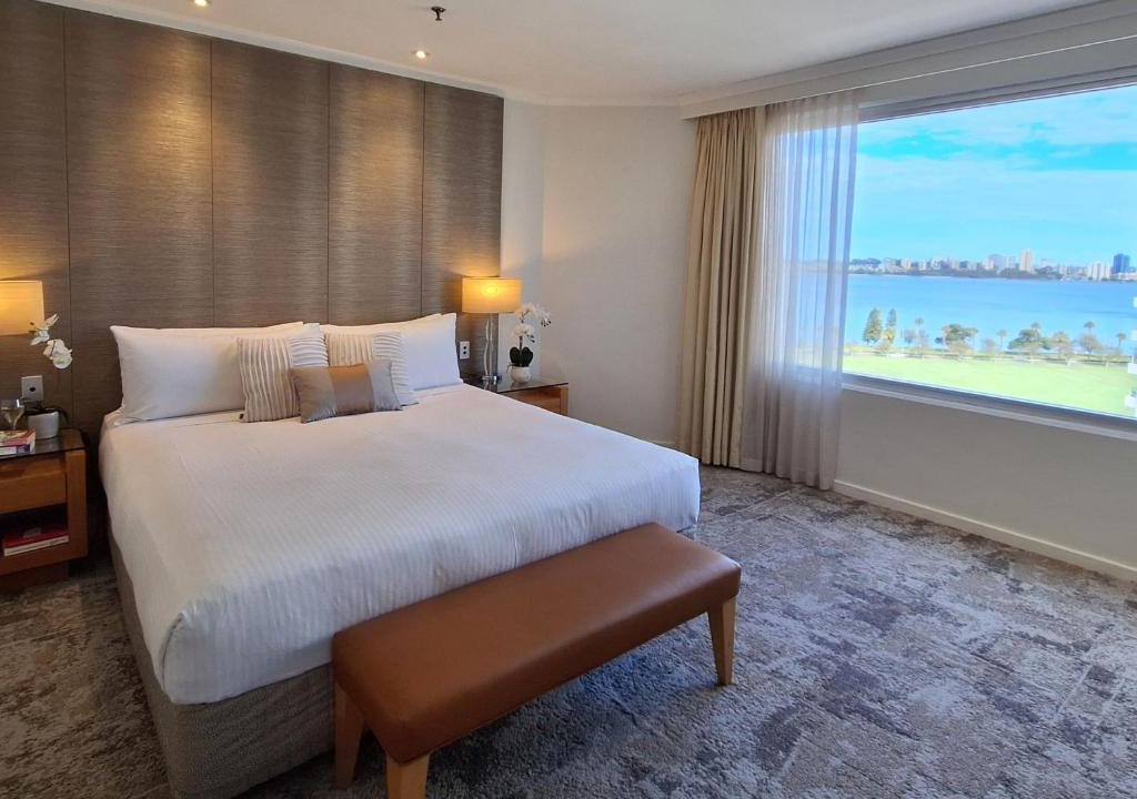 East Perth Hotel | Residence on Langley Park