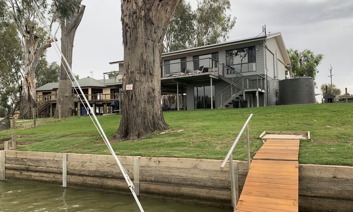 Brenda Park House | Riverfront, Murray River, Brenda Park, Morgan, S.A. Murraylands, Riverland.