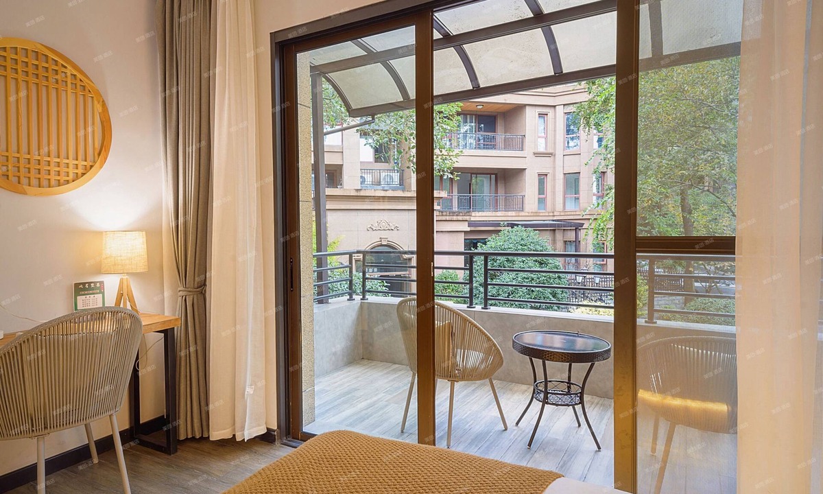 Emeishan House | Room-heinemann Hotel Terrace Double Room