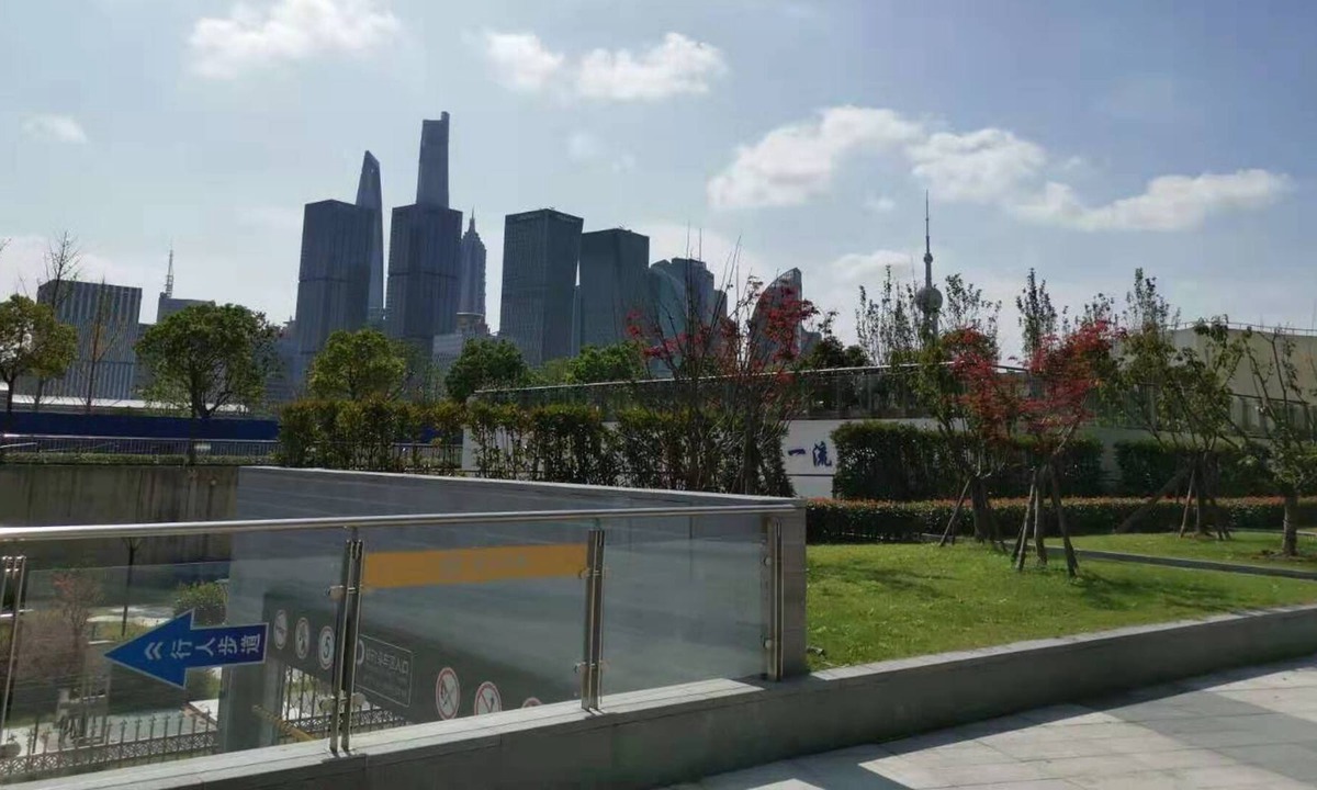 The North Bund Hostel | Rosalie de La House ！