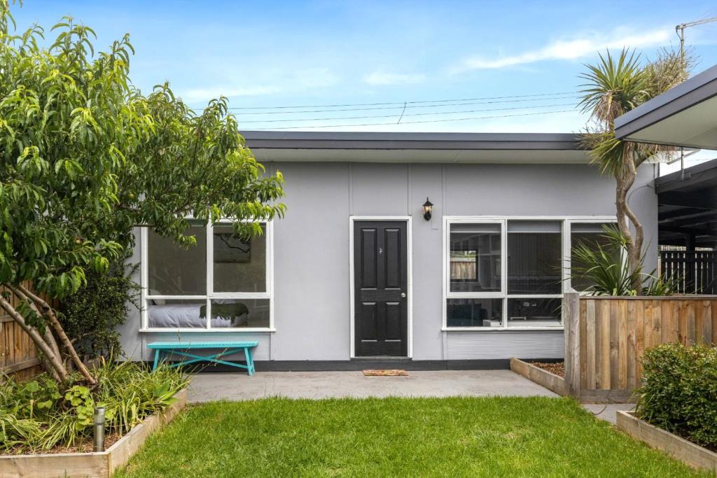 Capel Sound Apartment | Rosebud Beachfront Haven Coastal Bliss Four