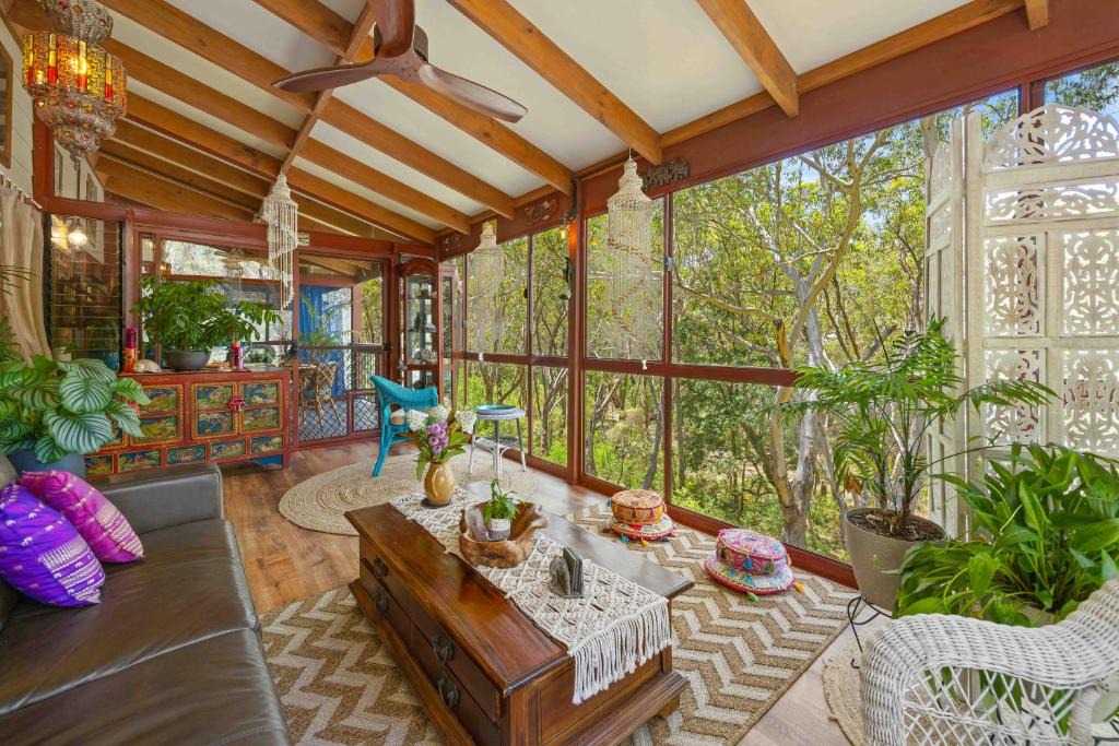 Dunbogan House | Sandalwood