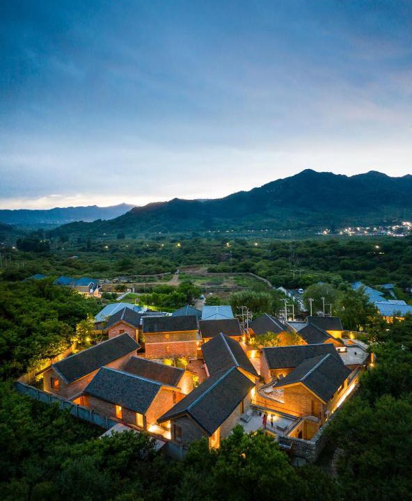 Huairou Hotel | Sansa Village Boutique Hotel at Mutianyu Great Wall Adjoin to Mutianyu Great Wall - Room with the View of Great Wall - Chinese massage experience - Vehicle Shuttle Service - International Catering - SPA& Nail Beauty Facilities