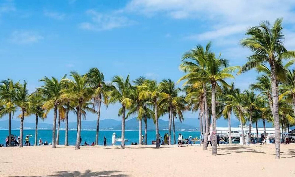 Tianya District Hotel | Sanya Qixili Hotel - Free two wheeled electric bike ride around the island