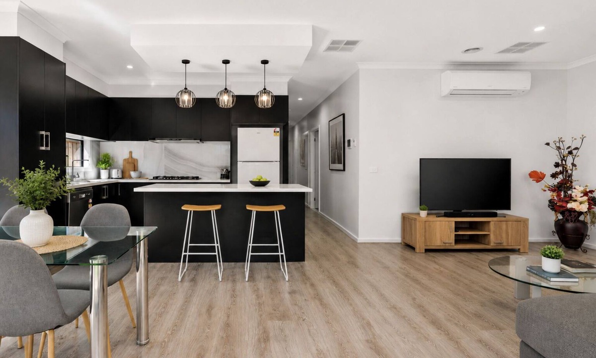 Plumpton House | SARA by Ready Set Stay - 3 Bedrooms, Family Friendly Holiday House