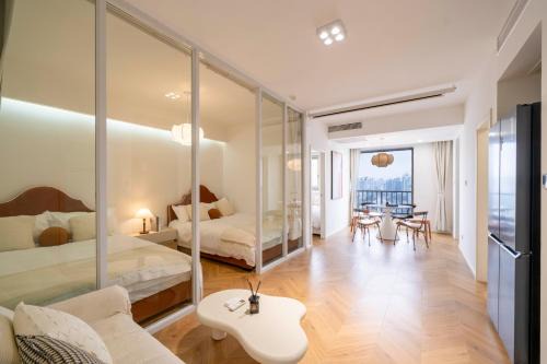 Downtown Shanghai Apartment | Shanghai Chic B&B-near West Nanjing Road