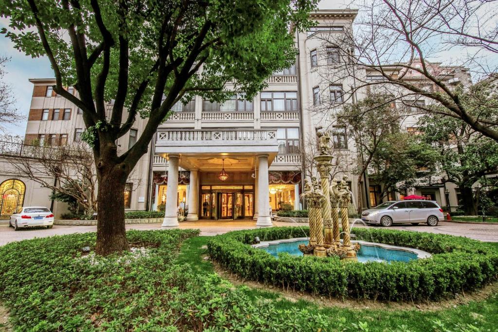 Huaihai Road Commercial Area Hotel | Shanghai Donghu Hotel - Shanghai Style Garden House