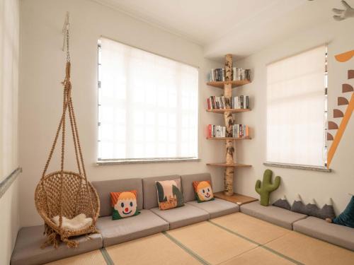 Jing'an Apartment | Shanghai Hills & Gefii Animal Crossing 2 rooms with Family space