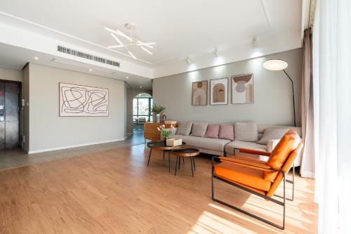 Pudong Apartment | Shanghai Hills&Linghu's Grand 4BR Suite-Line 7&18,Near SNIEC, Yinghua Rd 801