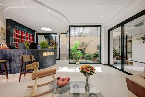 Shangri-La Hotel | Shangri La cuckoo hotel