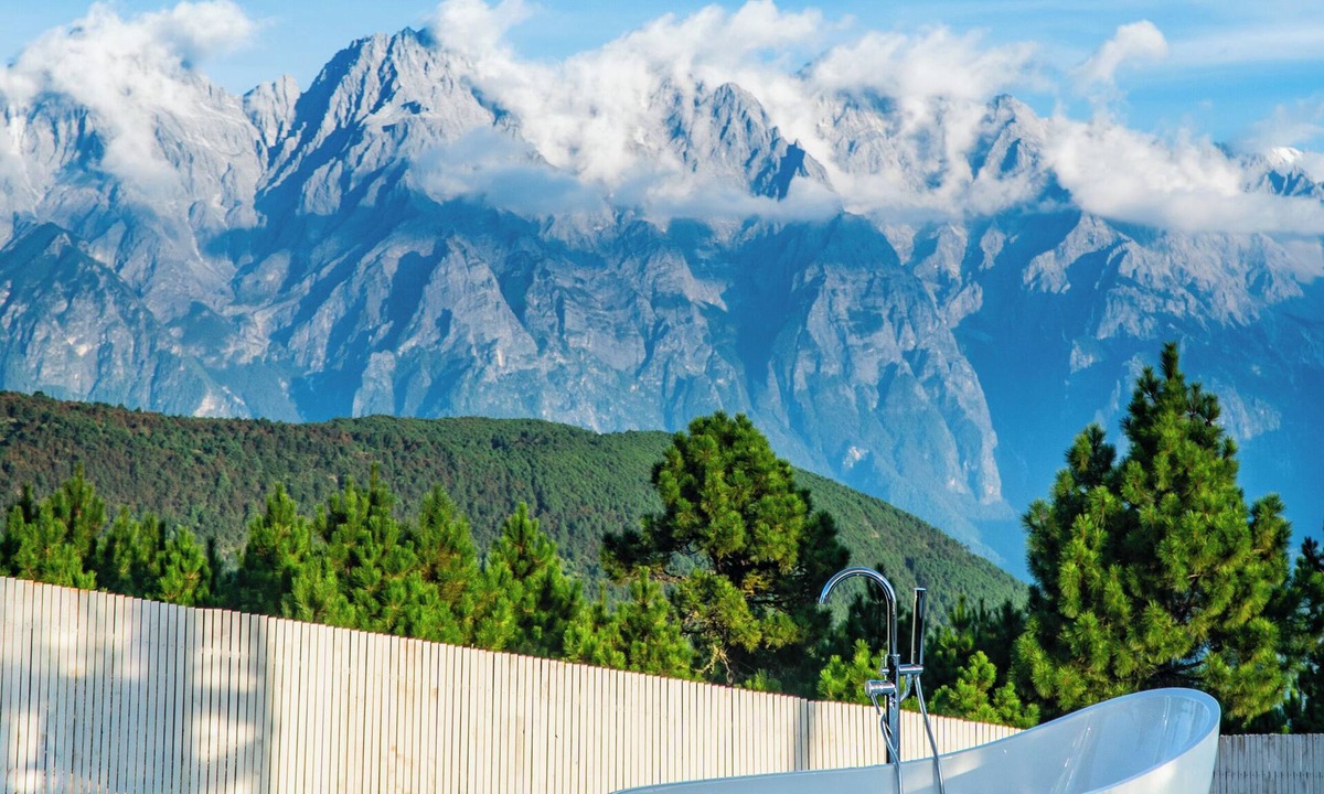 Deqen Hotel | Shangri-La ManXinYu Frozen Dream Forest