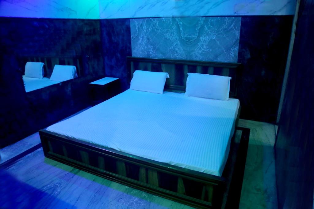 Ghaziabad Hotel | Sharda hotel