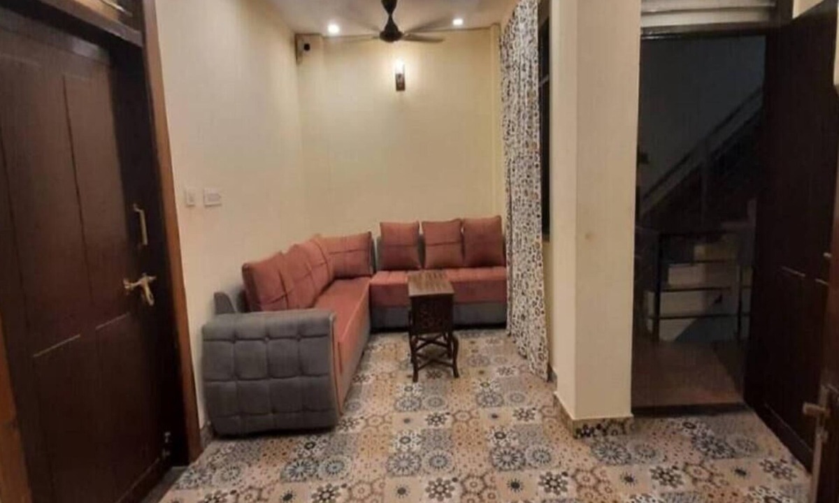 Agra Apartment | Shivalayaa - Queen Double Room No. 1