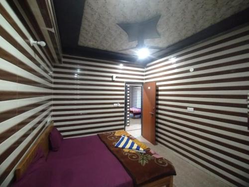 Vrindavan Hotel | Shri Raghuvar Dham