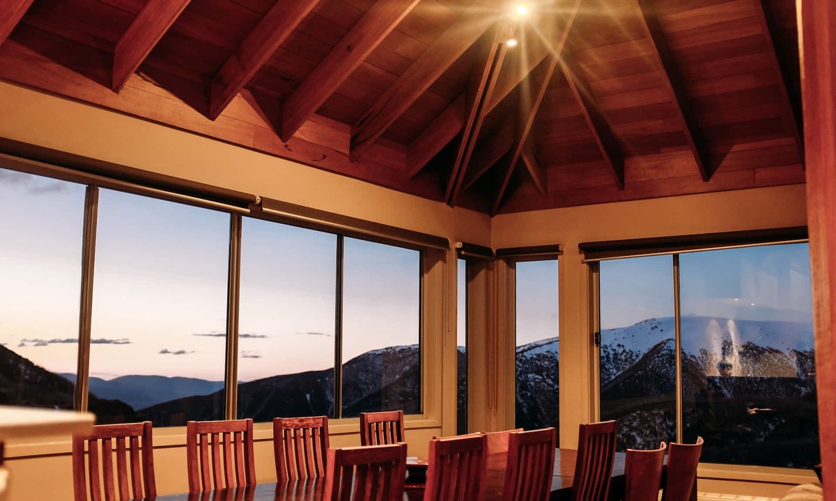 Falls Creek Ski Chalet | Snow Fall Lodge at Falls Creek Ski In - Ski Out