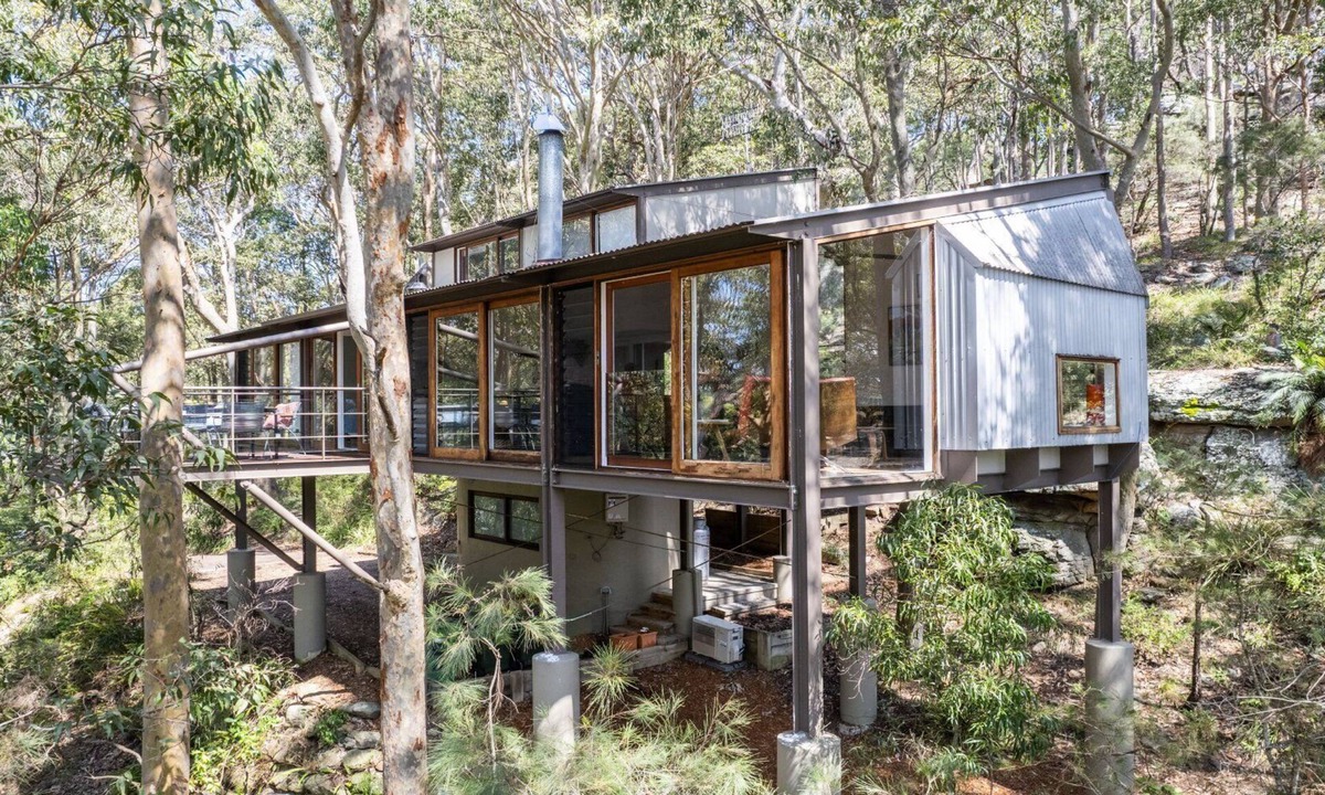 Wagstaffe House | Snuggled in the Treetops with bay views