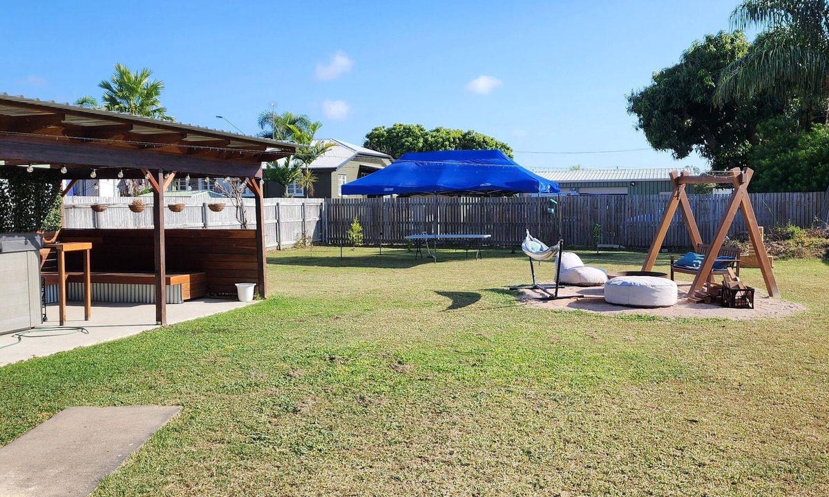 Garbutt House | Spa, firepit, close to the airport, city and strand