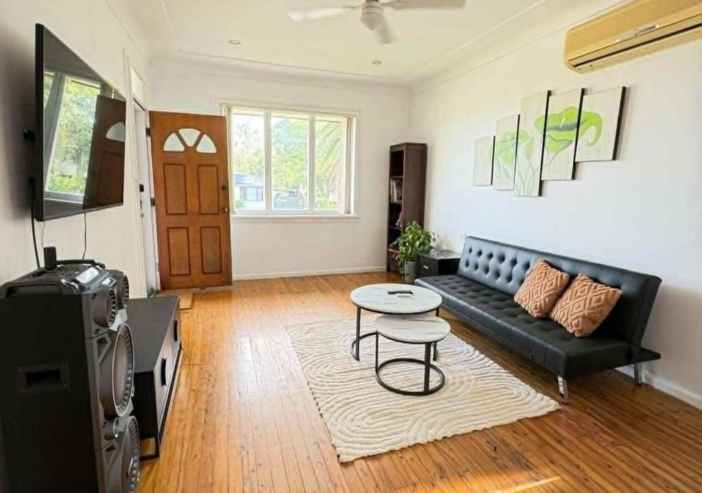 Mt Pritchard Apartment | Spacious 3BR Family Home-Parking- Near Liverpool